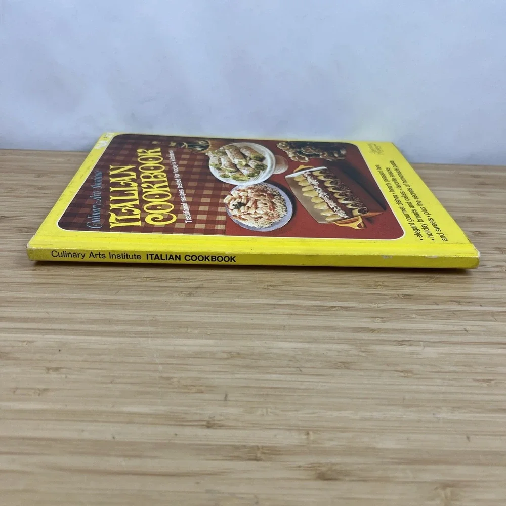 Vintage Culinary Arts Institute Italian‎ Cookbook 1977 Hardcover